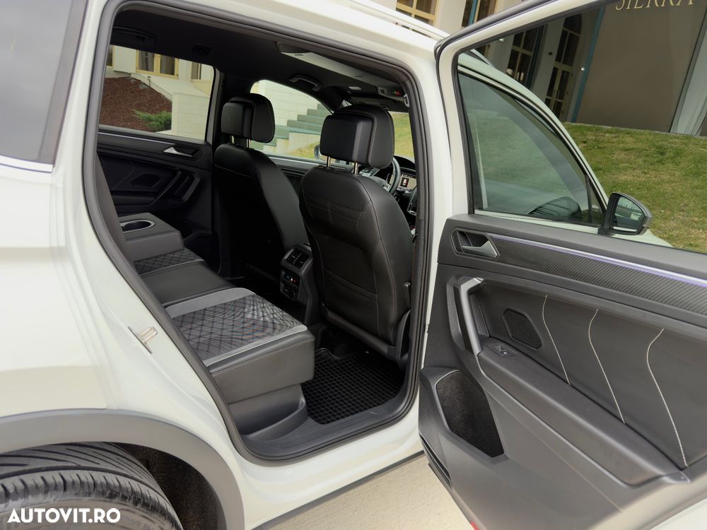 Volkswagen Tiguan 2.0 TDI SCR 4MOTION DSG R-Line - 28