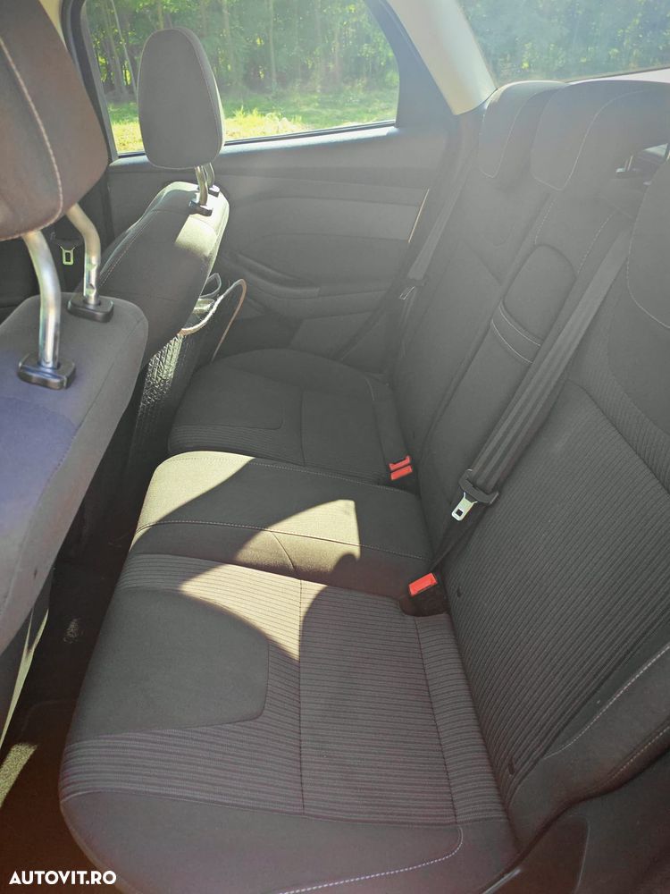Ford Focus 1.6 TDCI DPF Titanium - 5