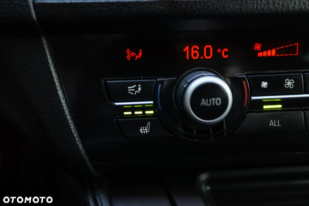 BMW Seria 5 520d Blue Performance - 25