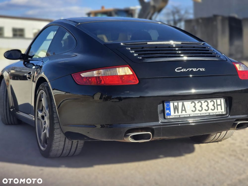 Porsche 911 Carrera - 12
