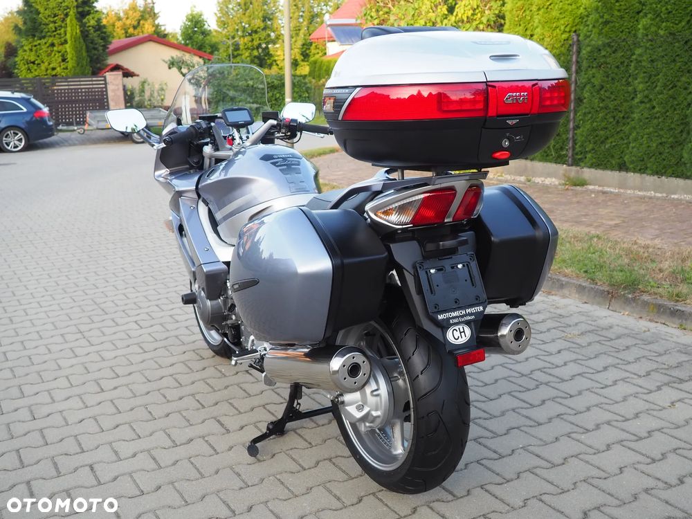 Yamaha FJR - 9
