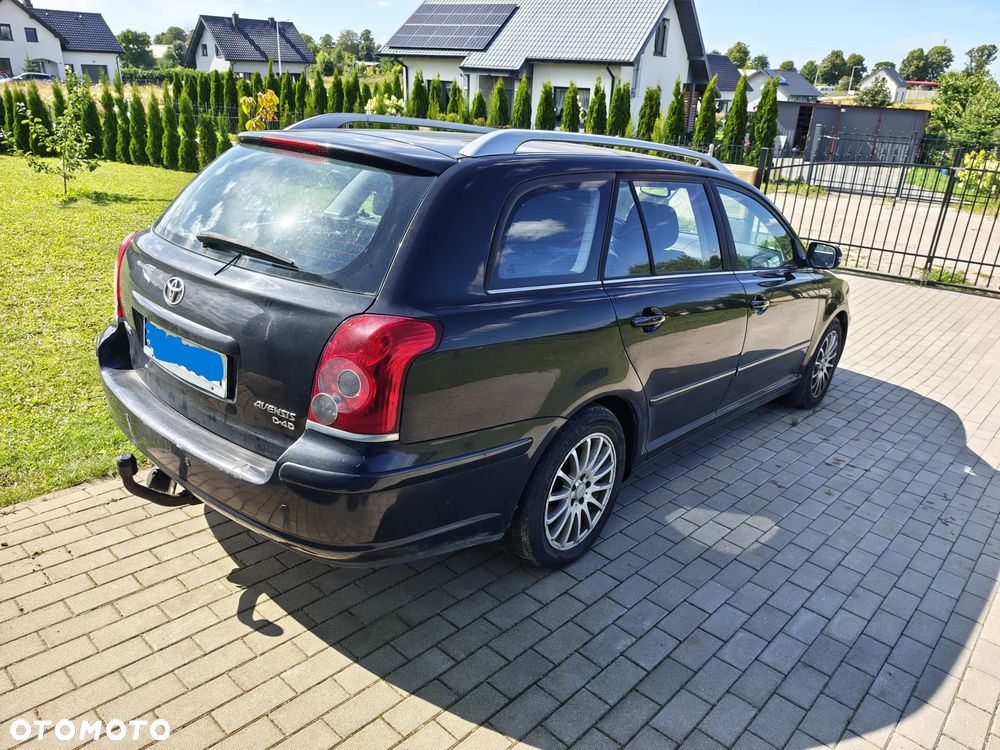 Toyota Avensis 2.0 D-4D Premium - 2