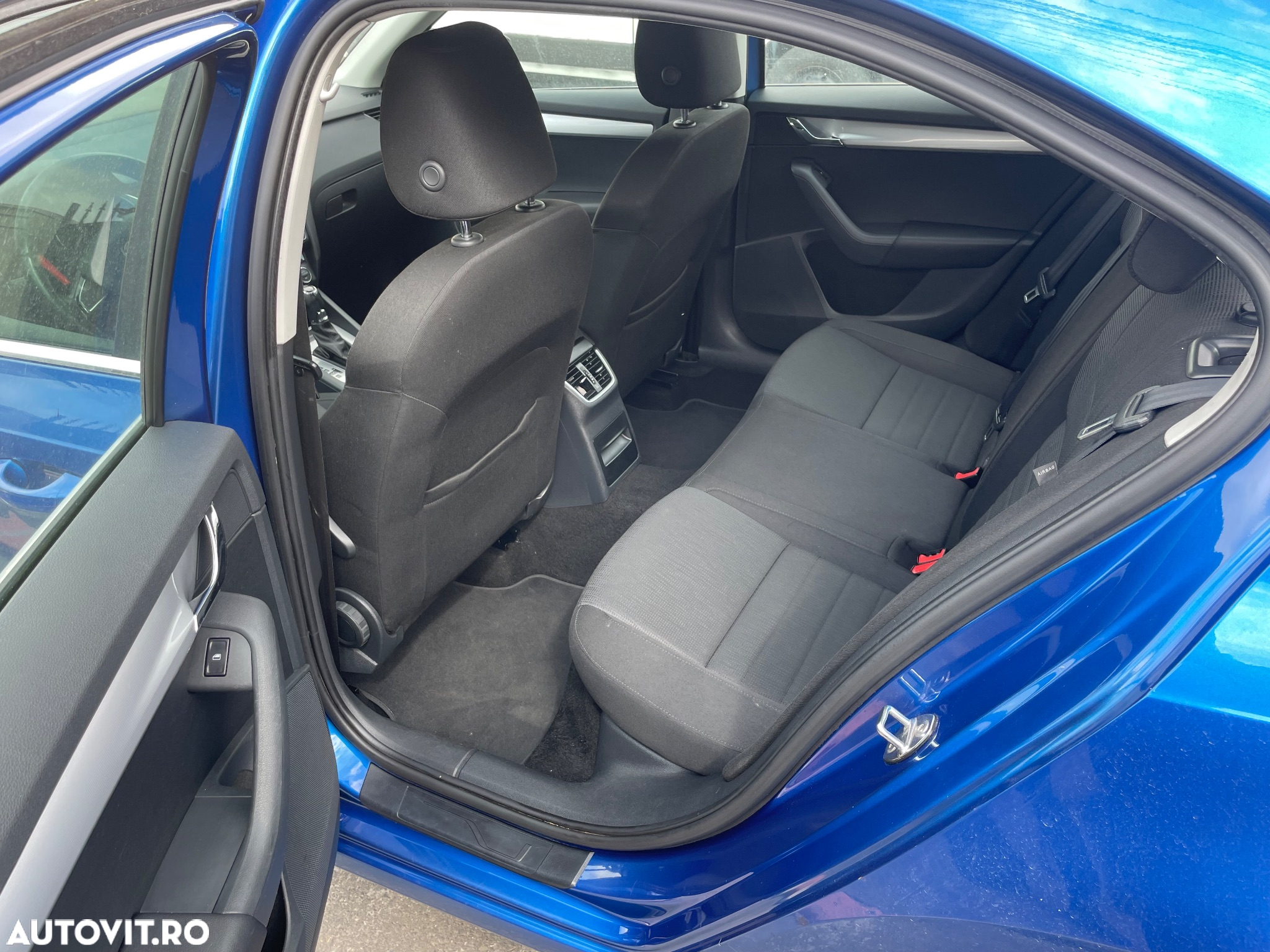 Skoda Octavia 1.6 TDI Ambiente DSG - 10