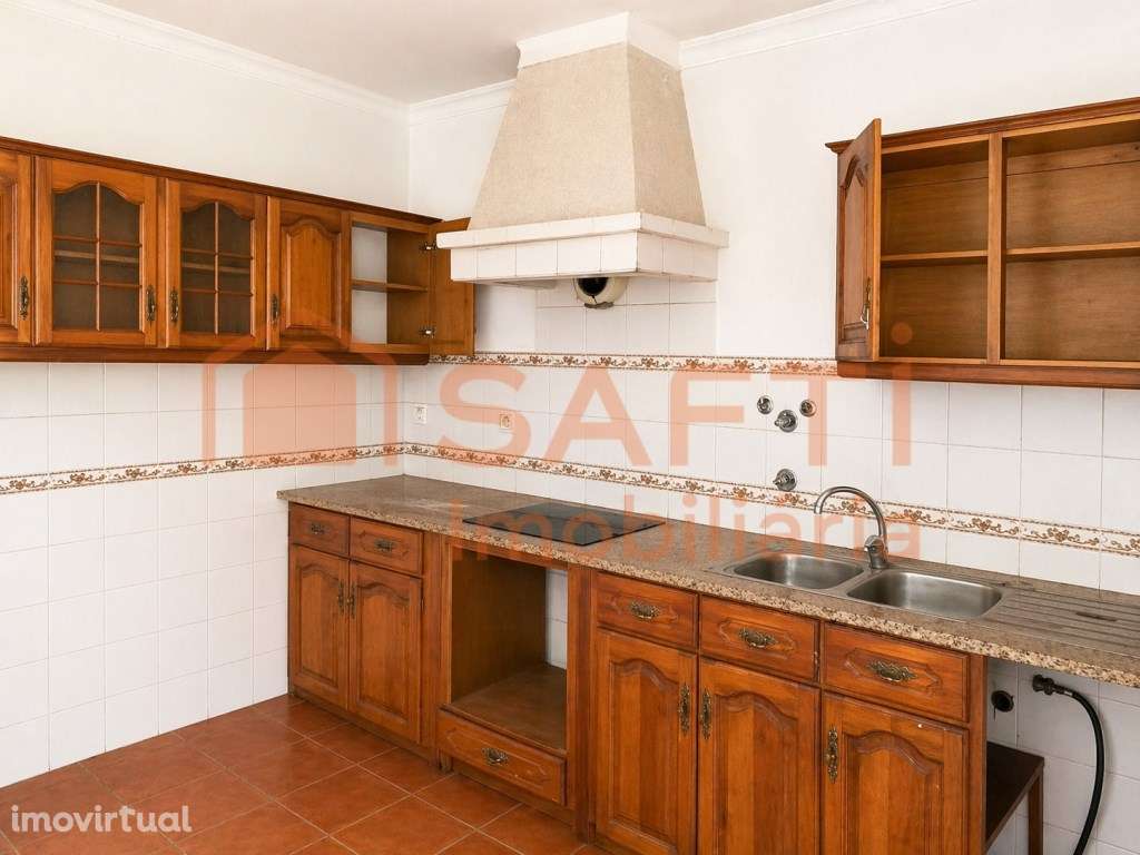 Moradia de tipologia T2, composta por r/c e 1º andar, a 10min do ce... - Grande imagem: 4/14