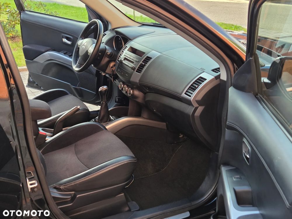 Mitsubishi Outlander 2.0 2WD Invite - 19