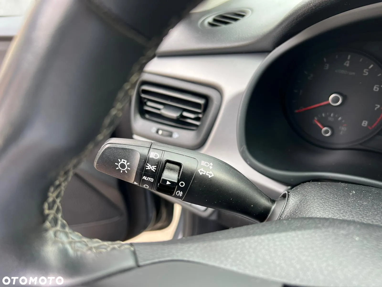Kia Rio 1.2 M - 13
