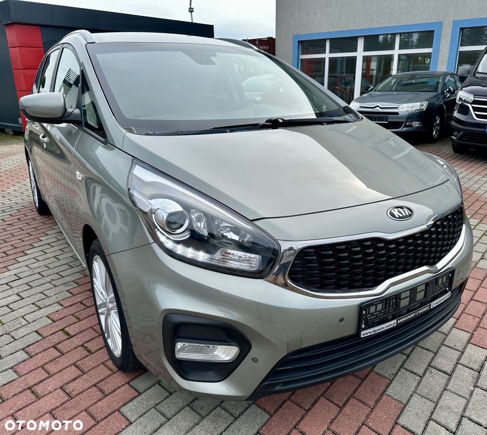 Kia Carens 1.6 GDI Dream-Team Edition - 2
