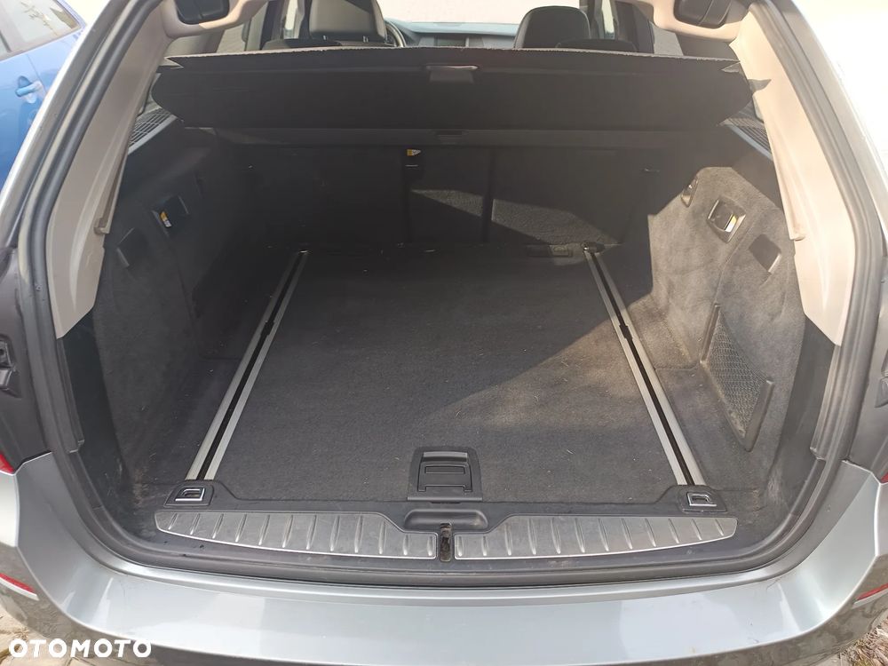 BMW Seria 5 525d - 14