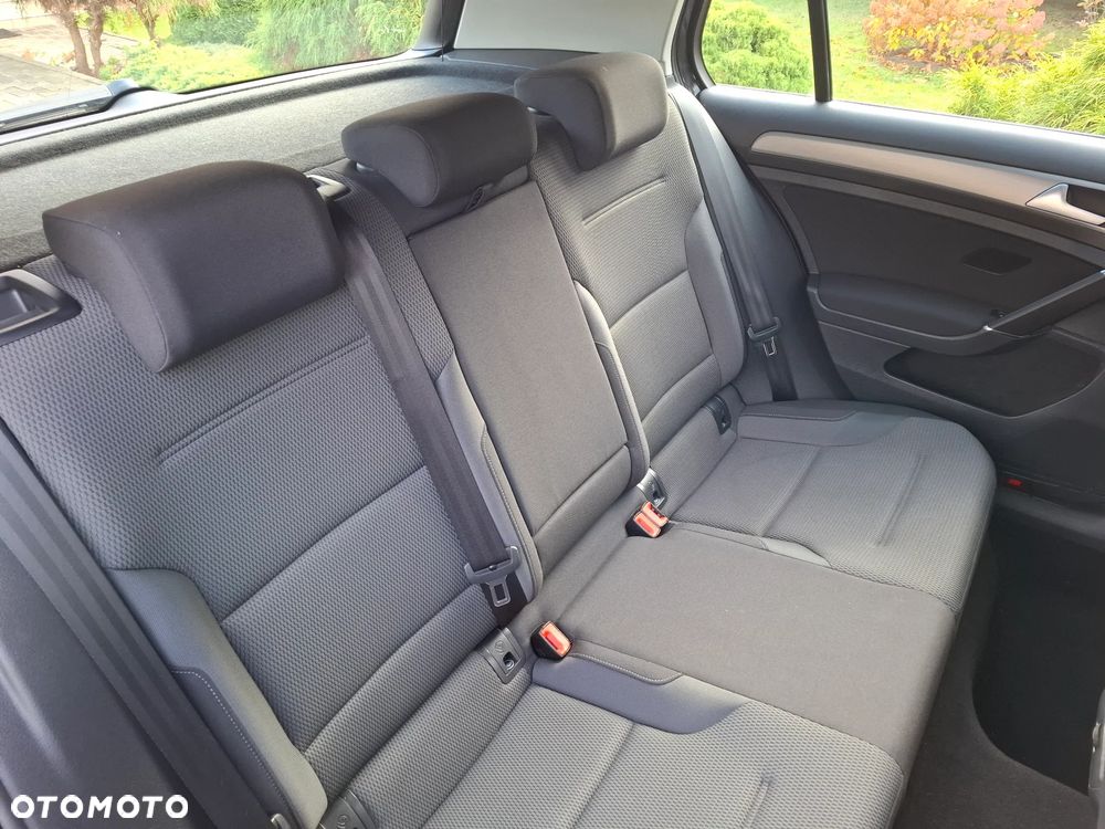Volkswagen Golf - 19