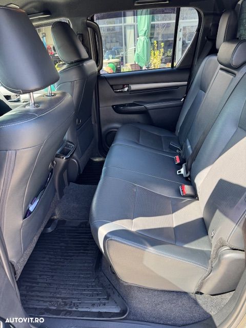 Toyota Hilux 2.8D 204CP 4x4 Double Cab AT Invincible - 8