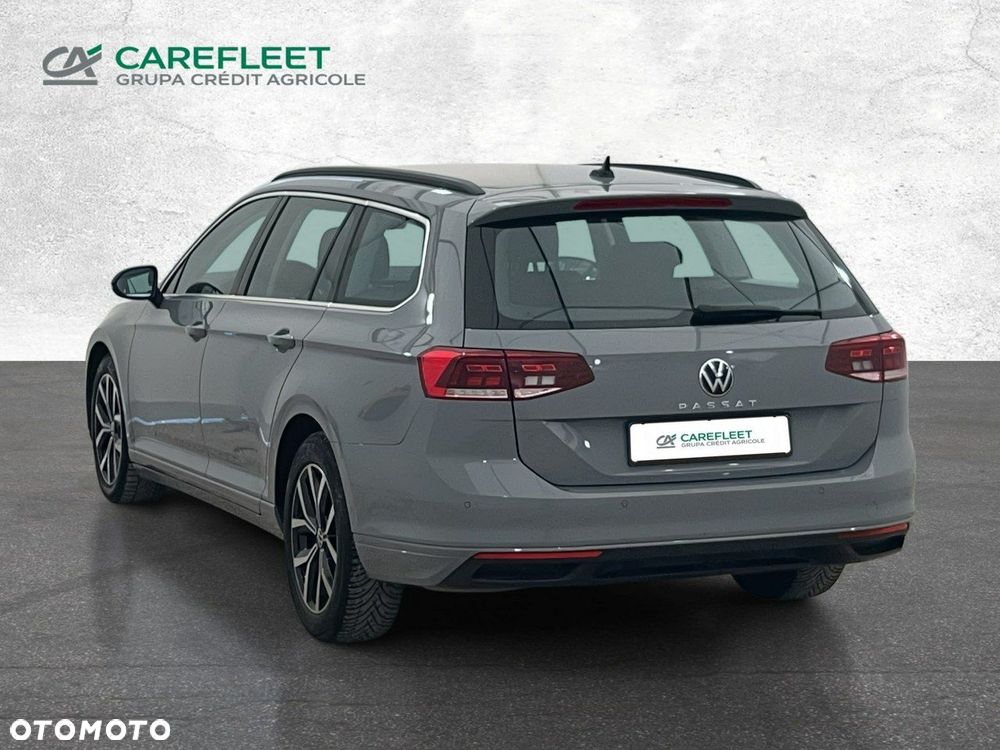 Volkswagen Passat - 8