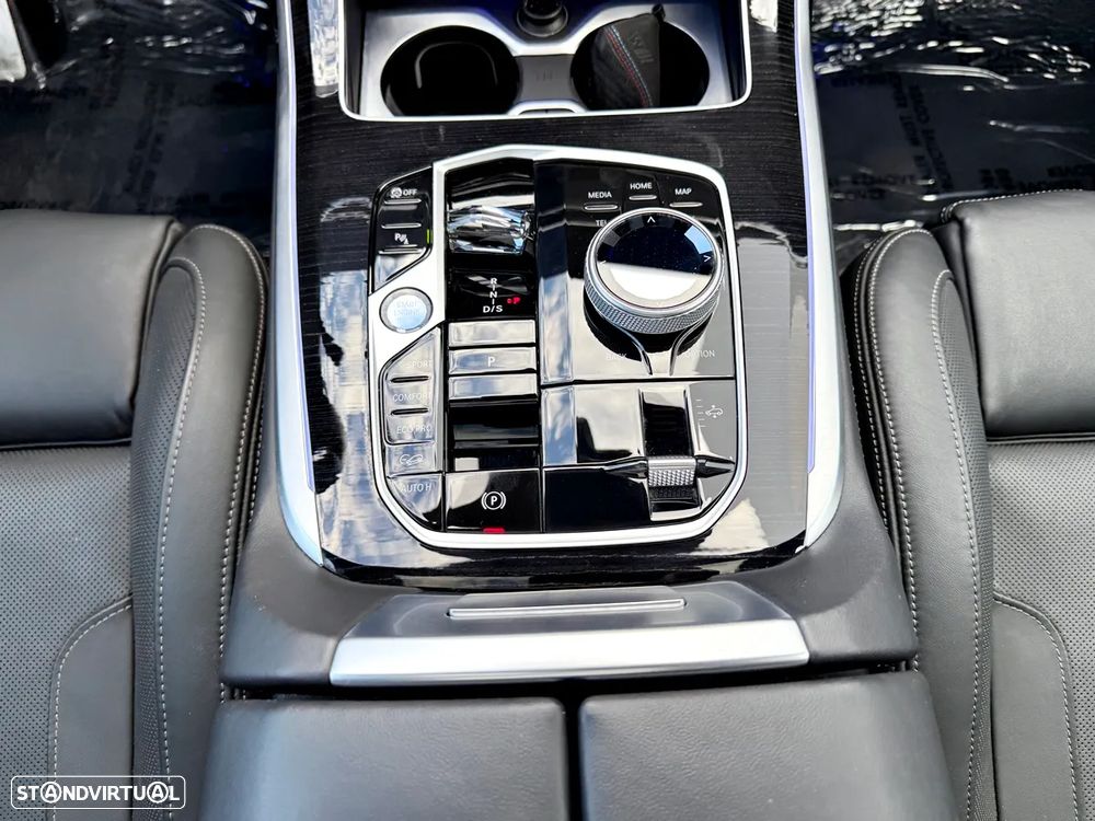 BMW X7 40 i xDrive Pack M Desportivo - 21