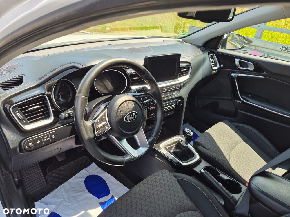 Kia Ceed 1.6 CRDi Platinum Edition - 4