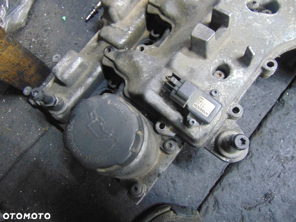 Pokrywa zaworów Volvo v70 2,4 d5 - 5