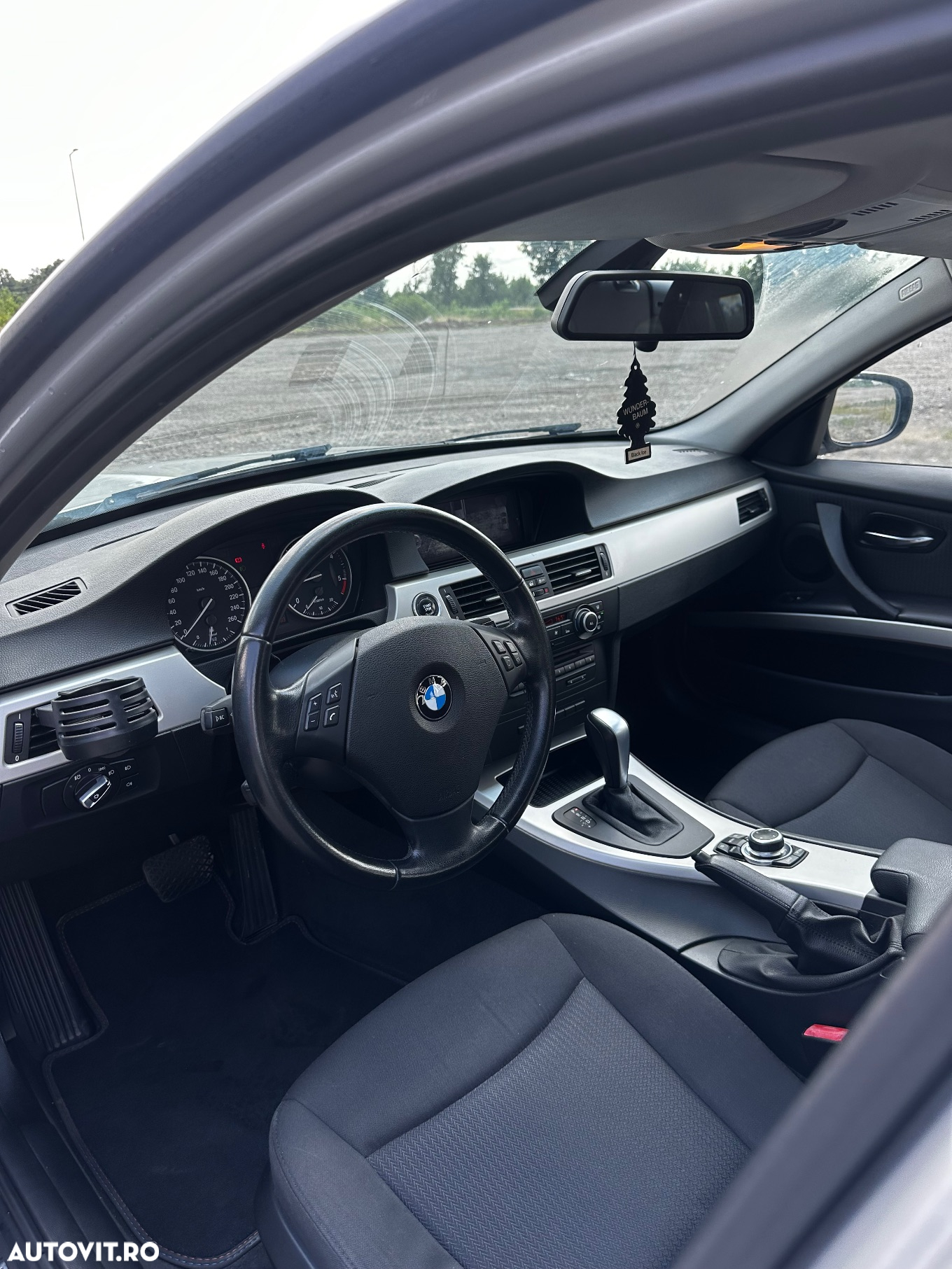 BMW Seria 3 320d DPF Touring Aut. - 8