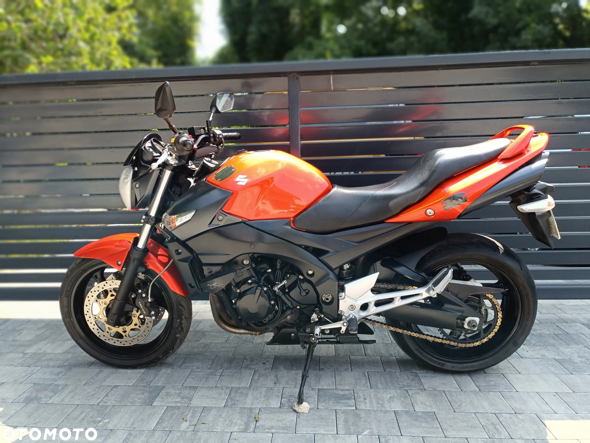 Suzuki GSR - 20