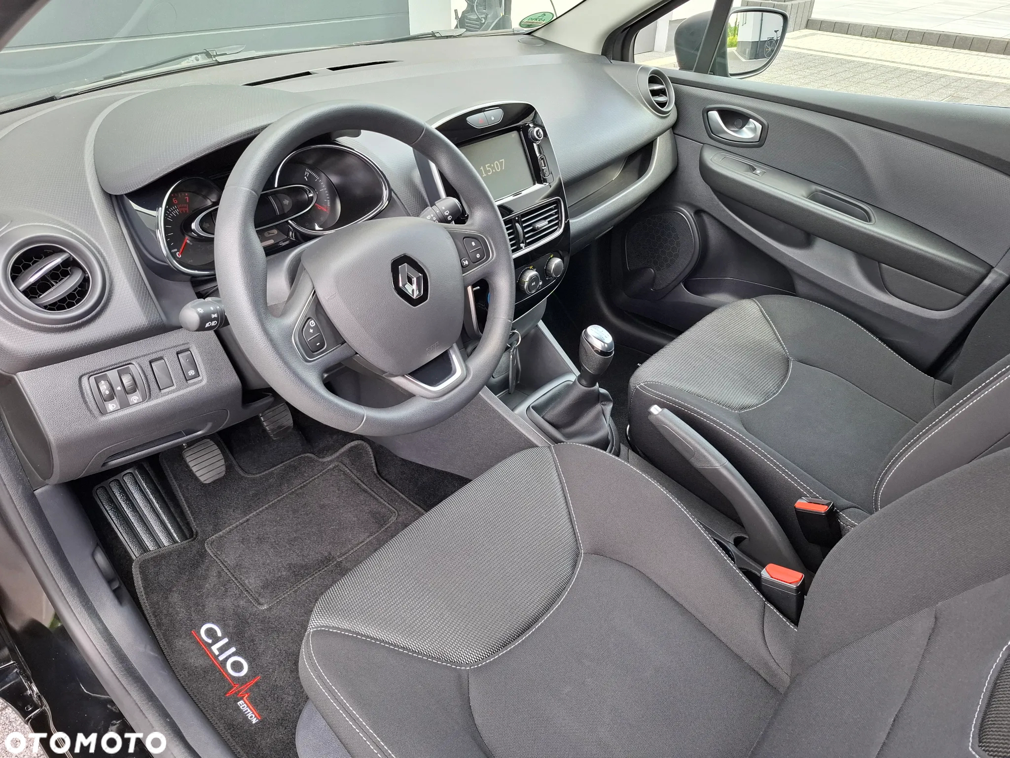 Renault Clio 0.9 TCe Limited - 16