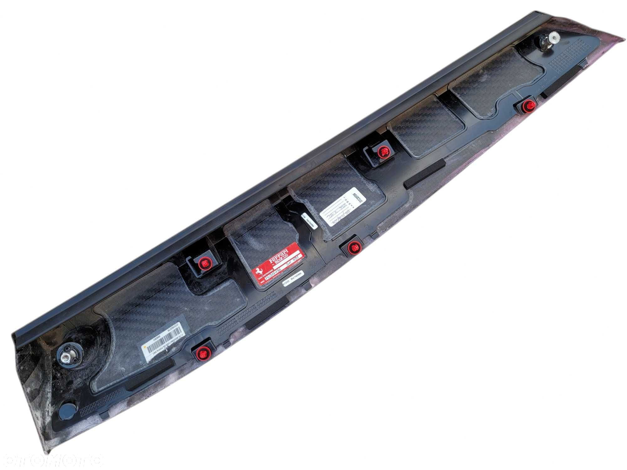 Ferrari Purosangue F175 - próg nakładka listwa drzwi przód RH - CARBON - 5