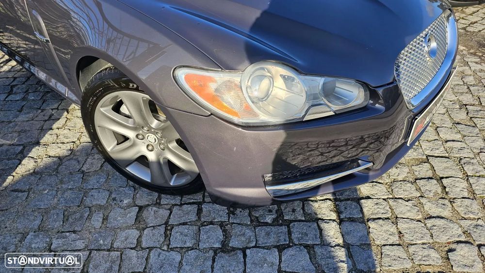 Jaguar XF 2.7 D V6 Premium Luxury - 14