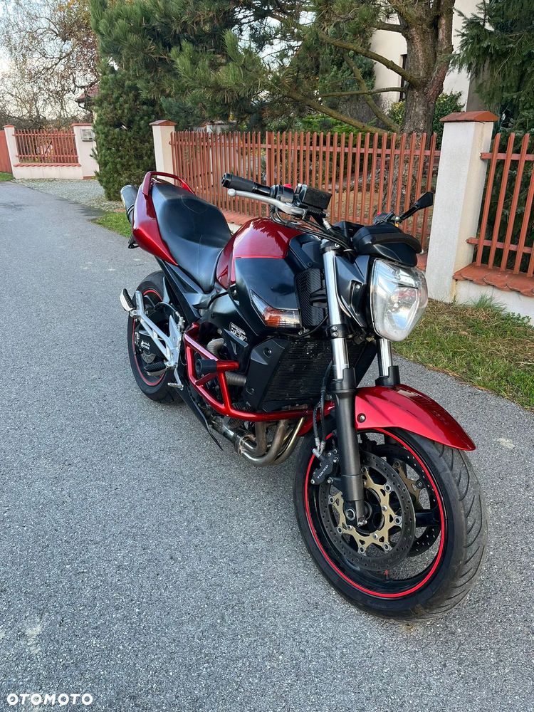 Suzuki GSR - 1
