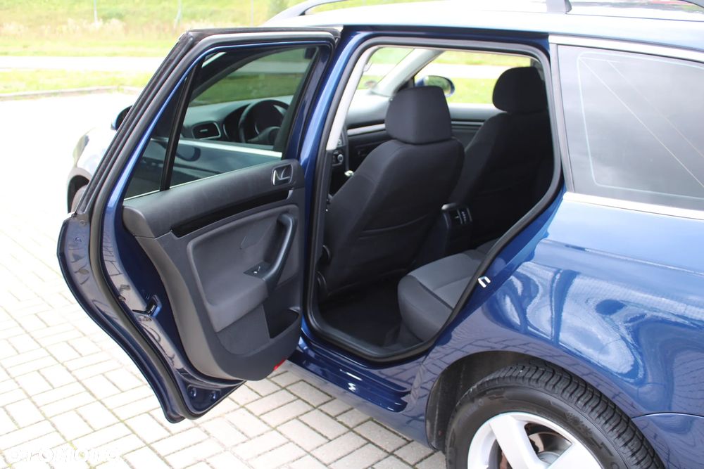 Volkswagen Golf Variant - 24