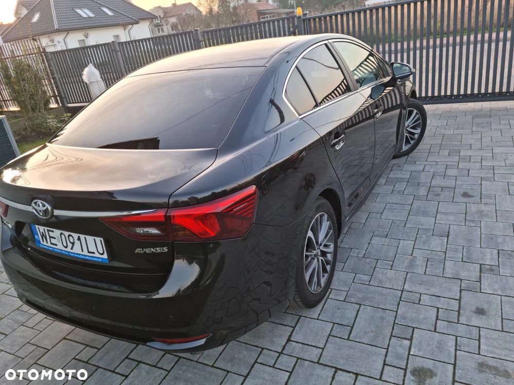 Toyota Avensis 1.8 Premium - 4