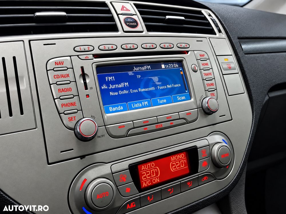 Ford Kuga - 11