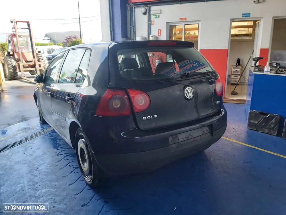 Volkswagen Golf 5 1.9 tdi 105cv ás peças - 3