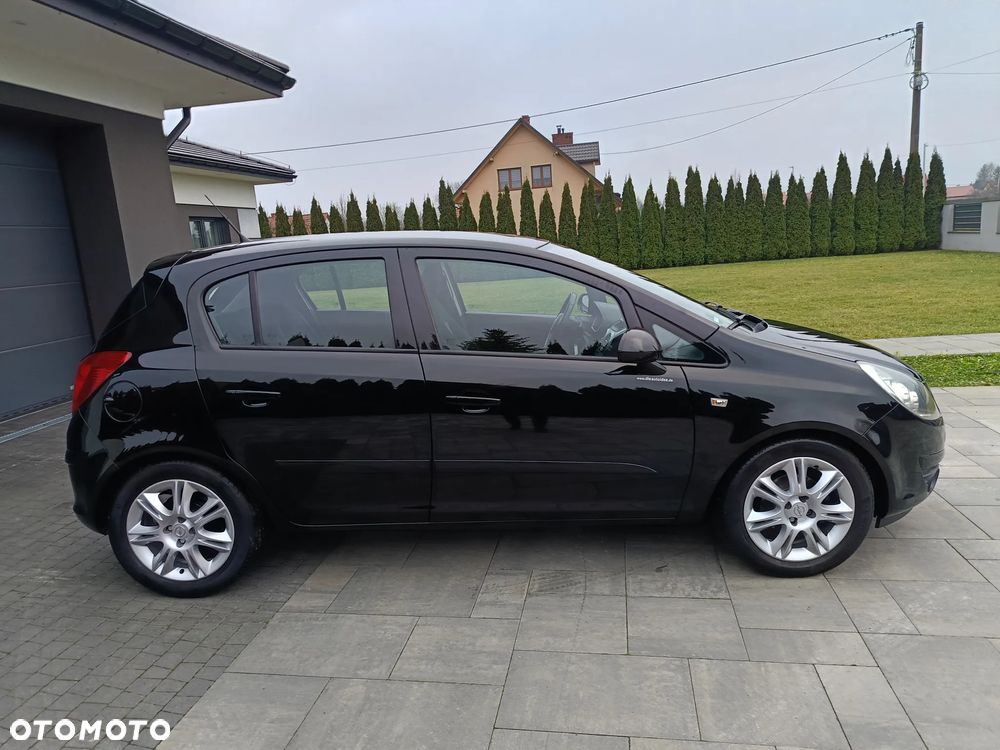 Opel Corsa 1.4 16V Color Edition - 11