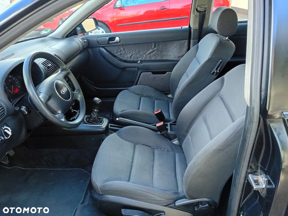 Audi A3 3-drzwiowe 1.6 Ambition - 15