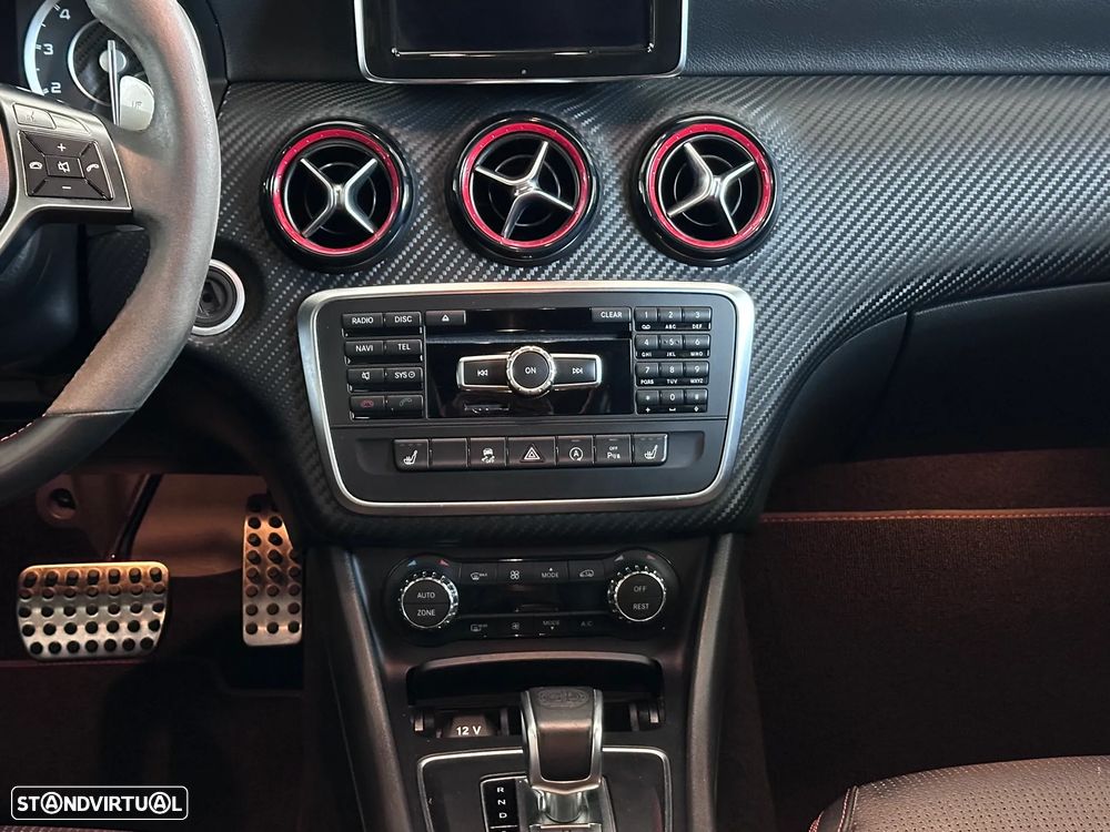 Mercedes-Benz A 45 AMG 4Matic Speedshift 7G-DCT - 21