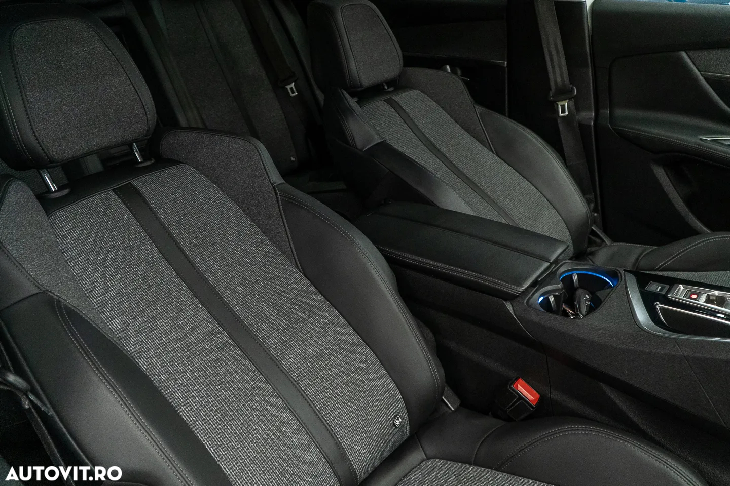 Peugeot 3008 1.2 PureTech S&S EAT8 Allure - 39