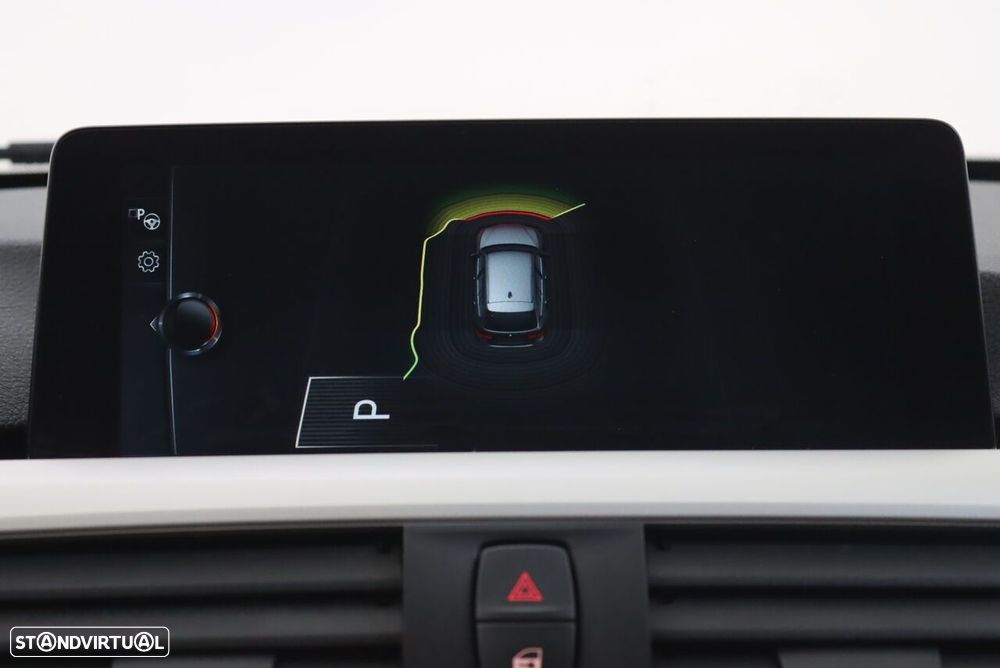 BMW 320 d Advantage - 18