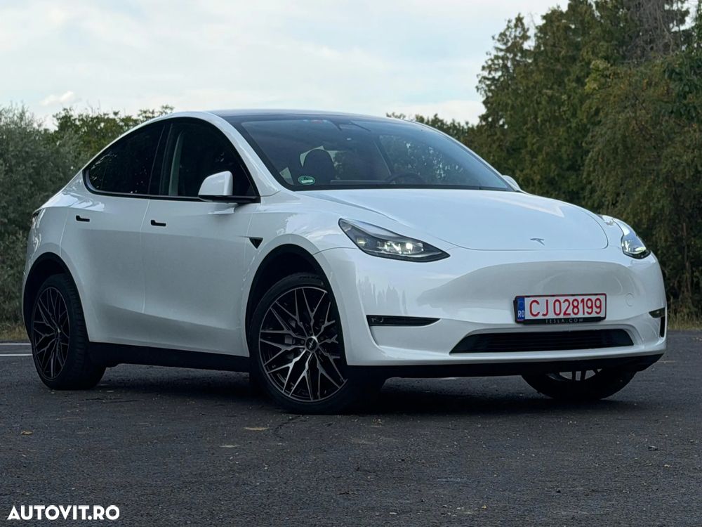 Tesla Model Y Long Range Dual Motor AWD - 3