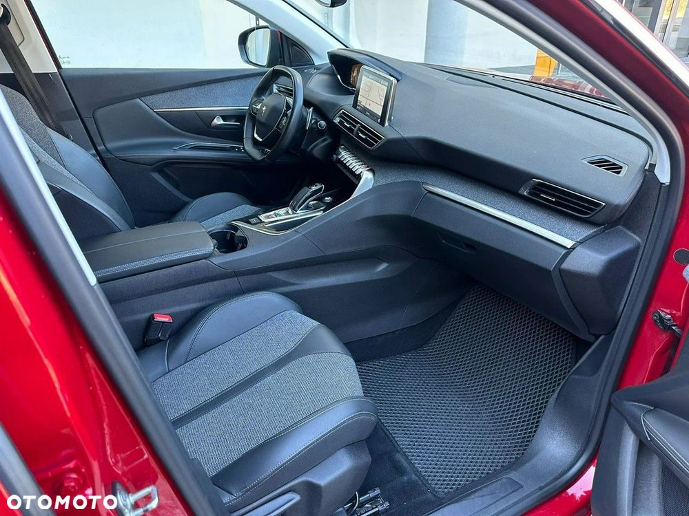 Peugeot 3008 1.2 PureTech Allure S&S EAT8 - 17