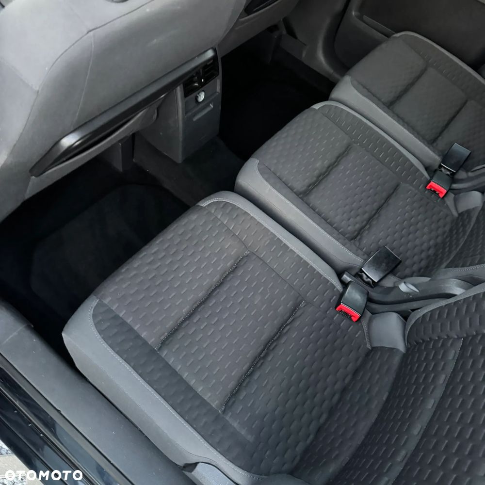 Volkswagen Touran 1.4 TSI Trendline DSG - 14