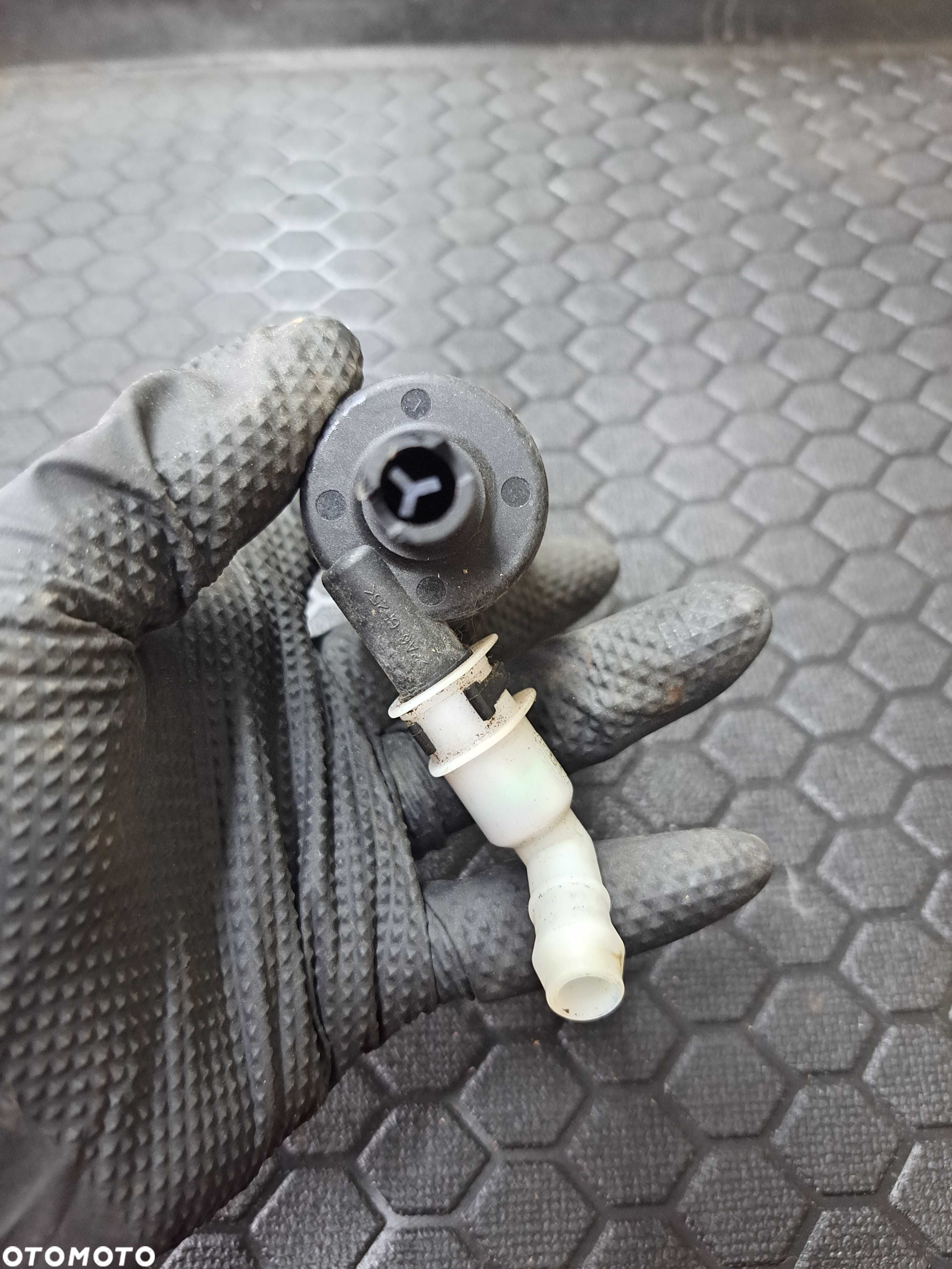 Pompa spryskiwacza Ford Kuga Mk1 5W93-13K082-AA - 4