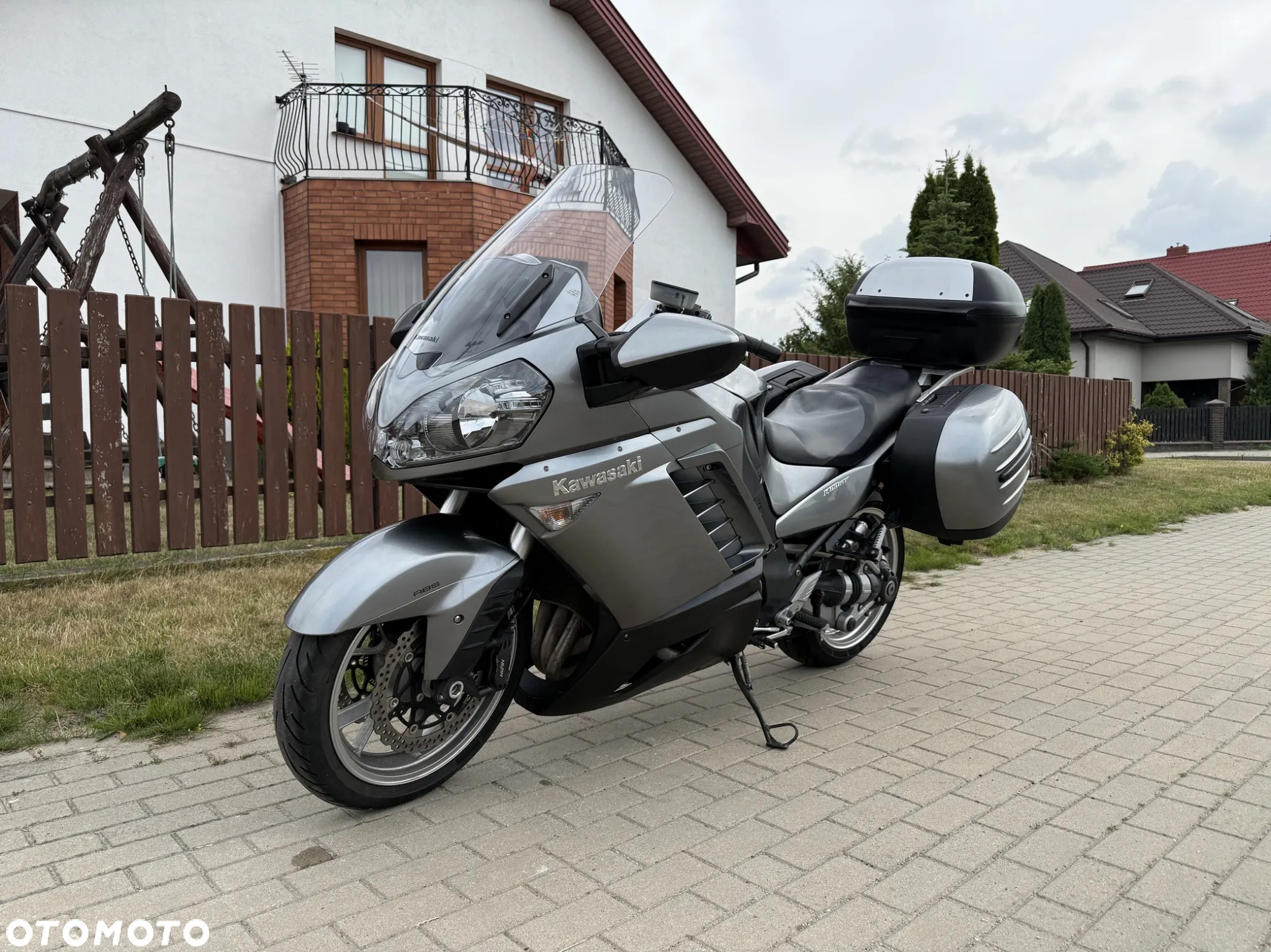 Kawasaki GTR - 2