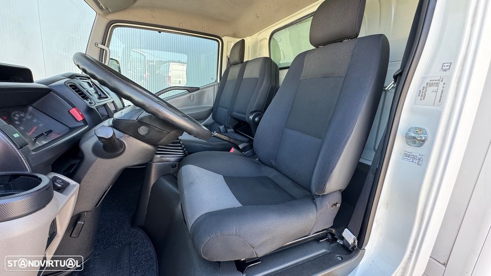 Nissan Cabstar C/ Plat. Elevatória NT 400 3.0 dCi - 17