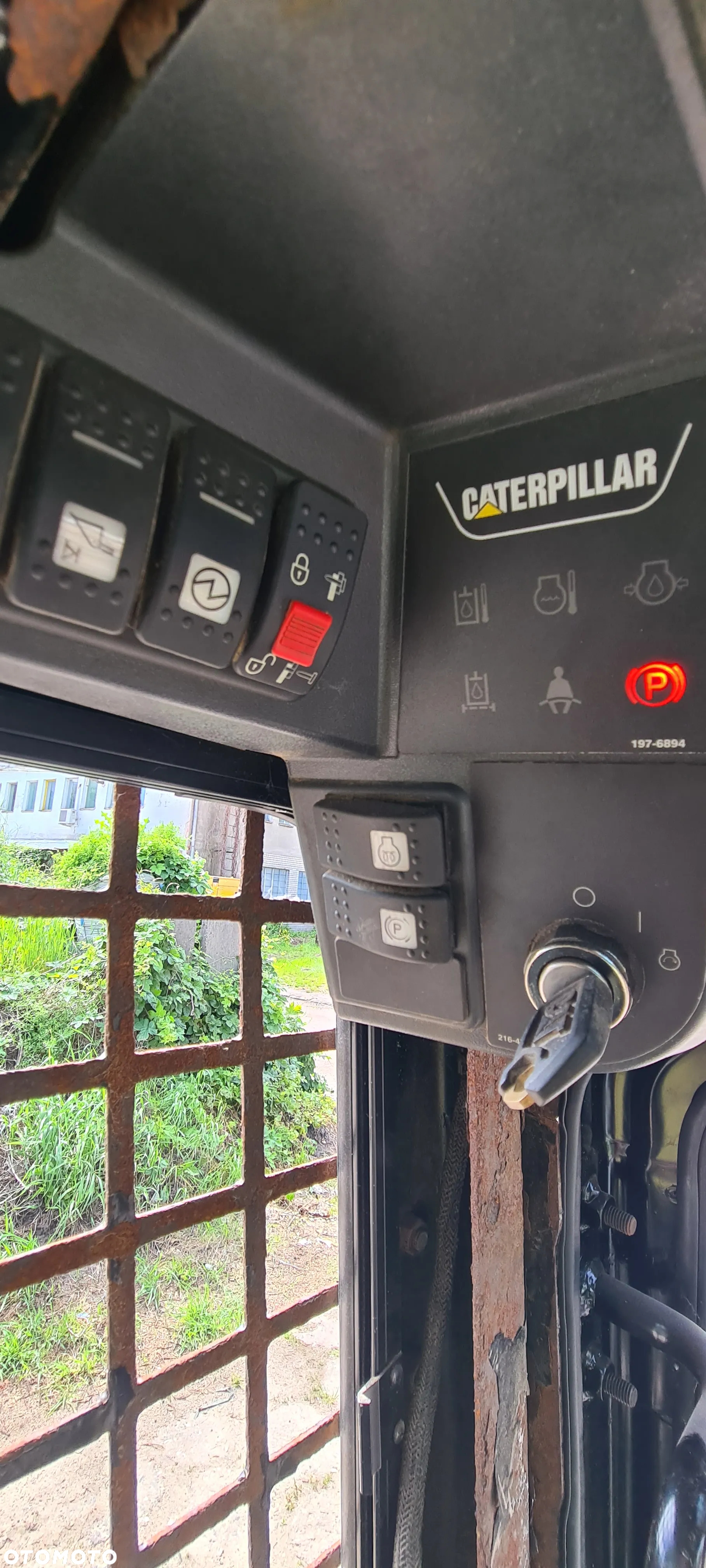 Caterpillar CAT 236B - 15