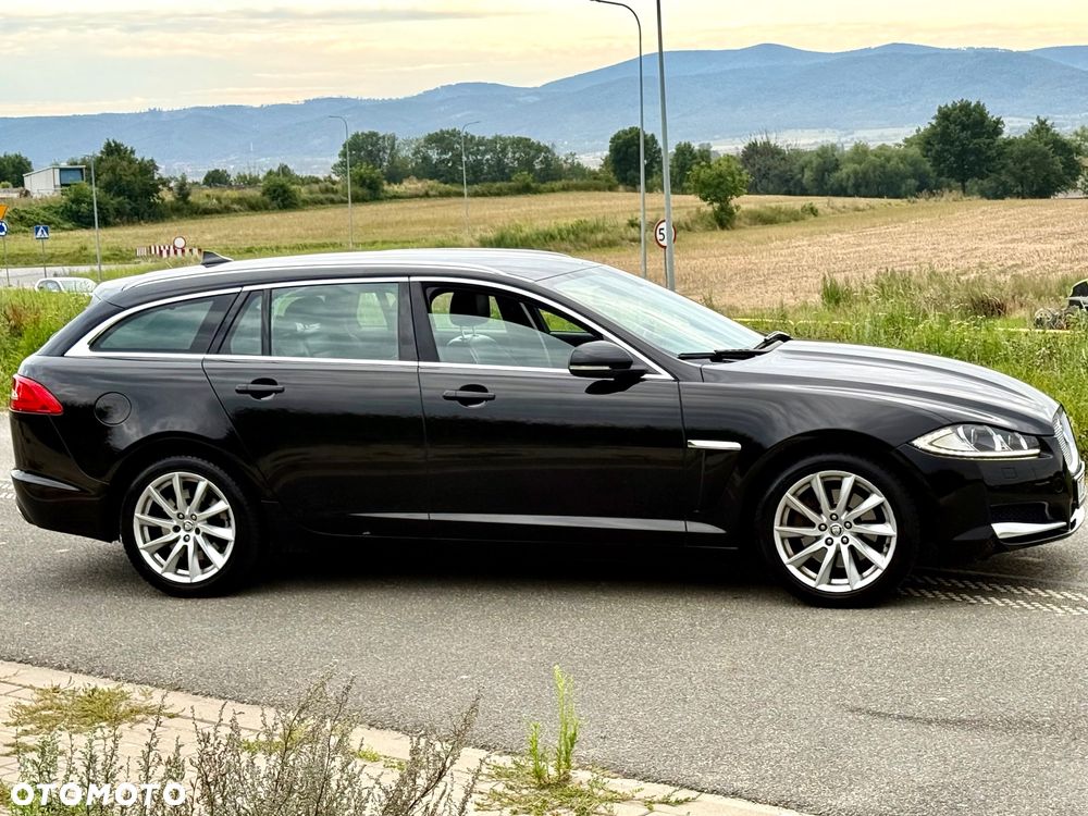 Jaguar XF 2.2 D - 10