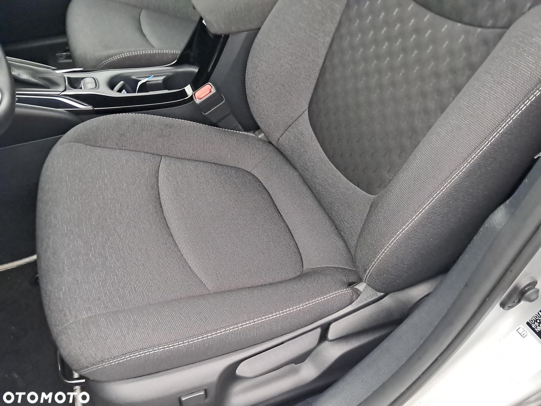 Toyota Corolla 1.8 Hybrid Comfort - 13