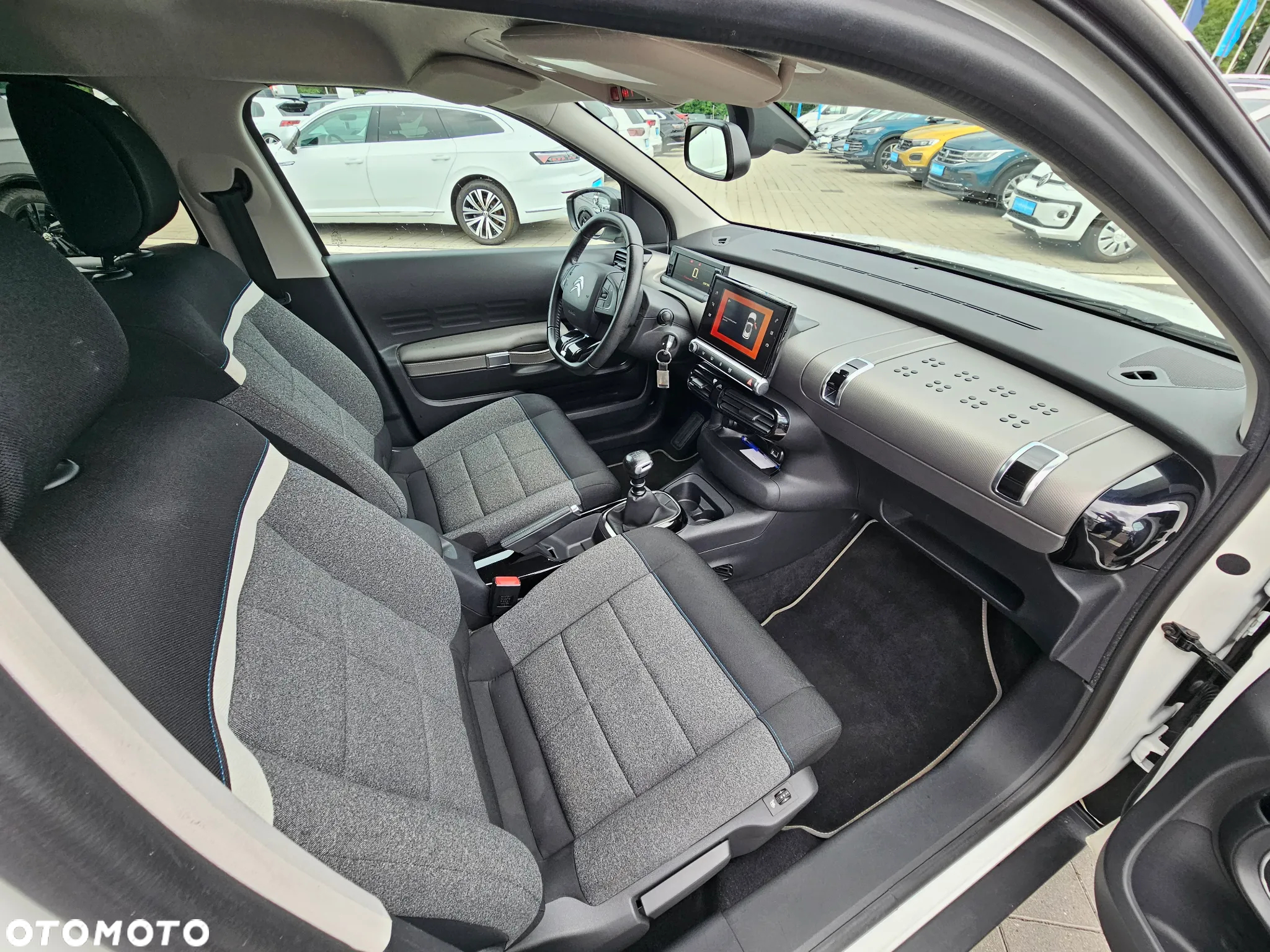 Citroën C4 Cactus 1.2 PureTech Shine S&S - 26