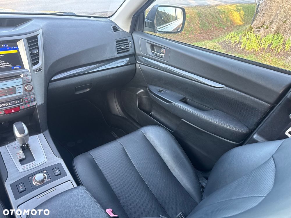 Subaru Legacy 2.5i GT - 16