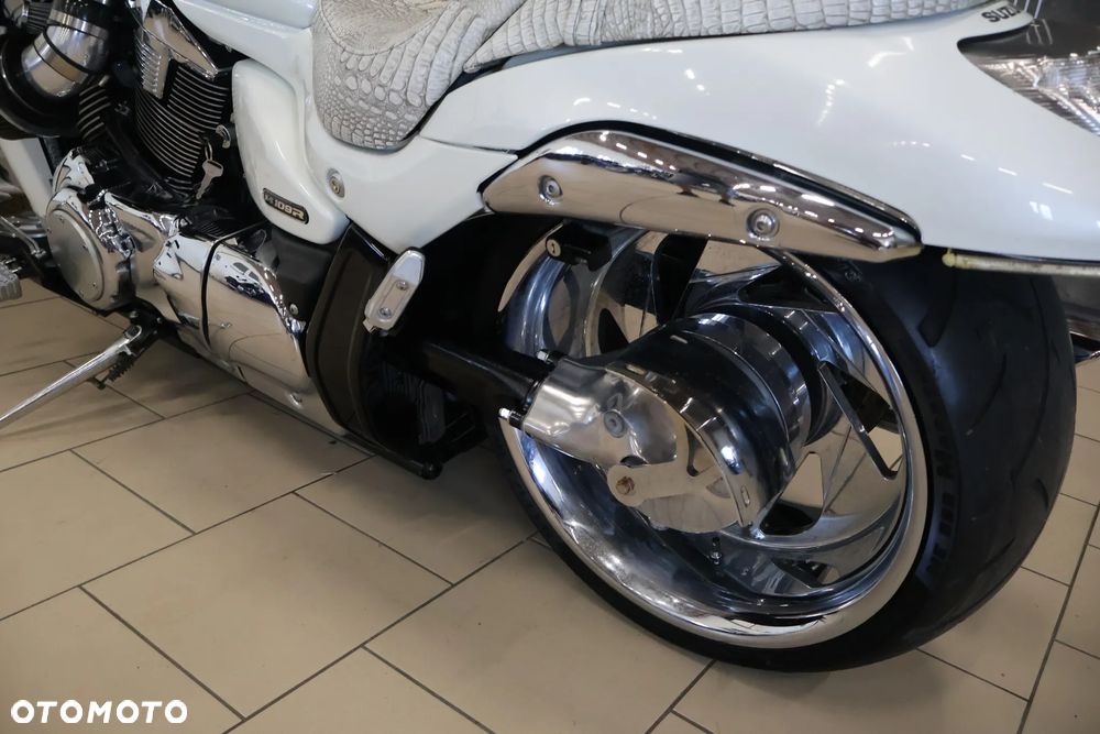 Suzuki Intruder - 21