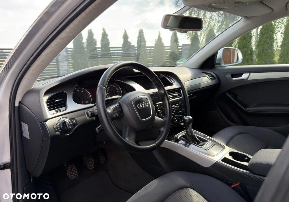 Audi A4 Limousine 1.8 TFSI Attraction - 32