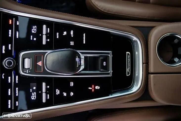 Porsche Panamera 4 E-Hybrid - 5