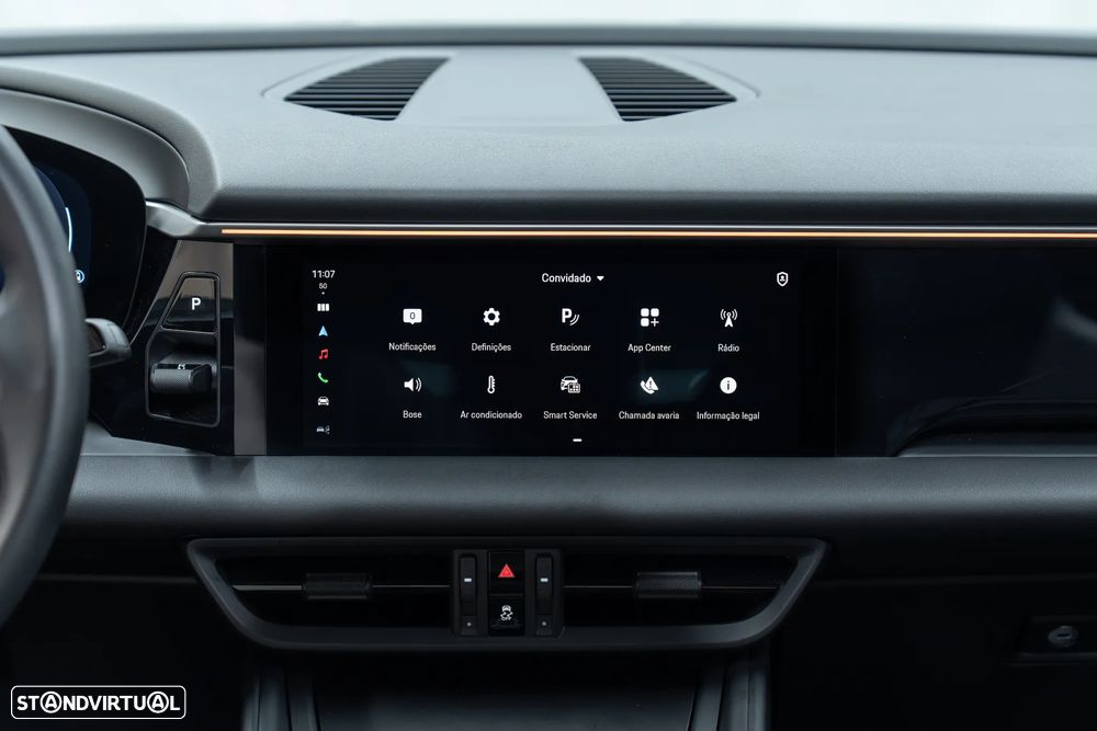 Porsche Macan Electric - 35