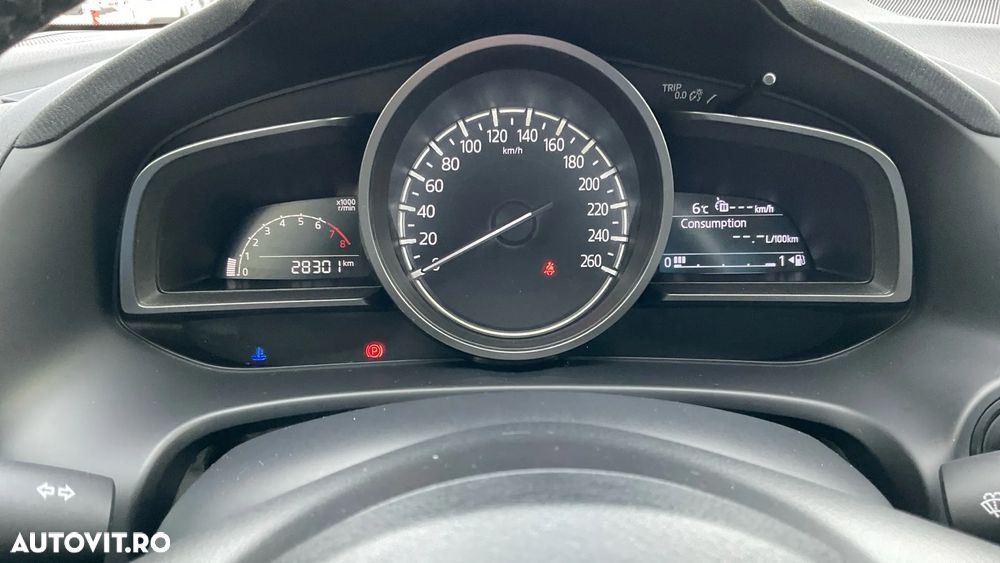 Mazda 3 G120 Attraction - 8