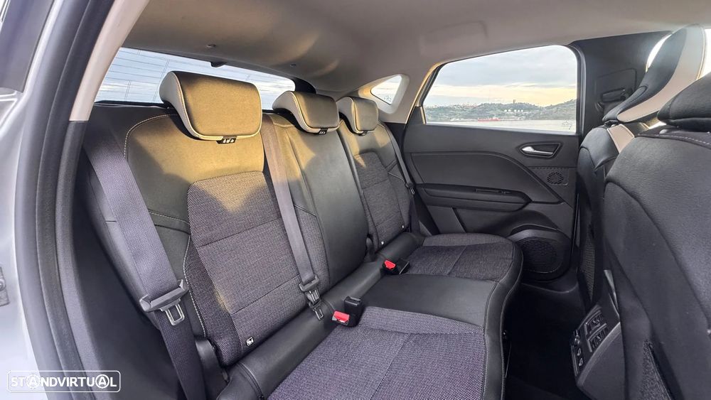 Renault Captur 1.0 TCe Techno Bi-Fuel - 23